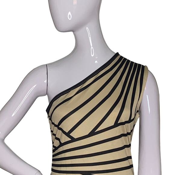Sexy One Shoulder Bandage Dress Size Large Beige and Black Patchwork Front Slit - Picture 2 of 8